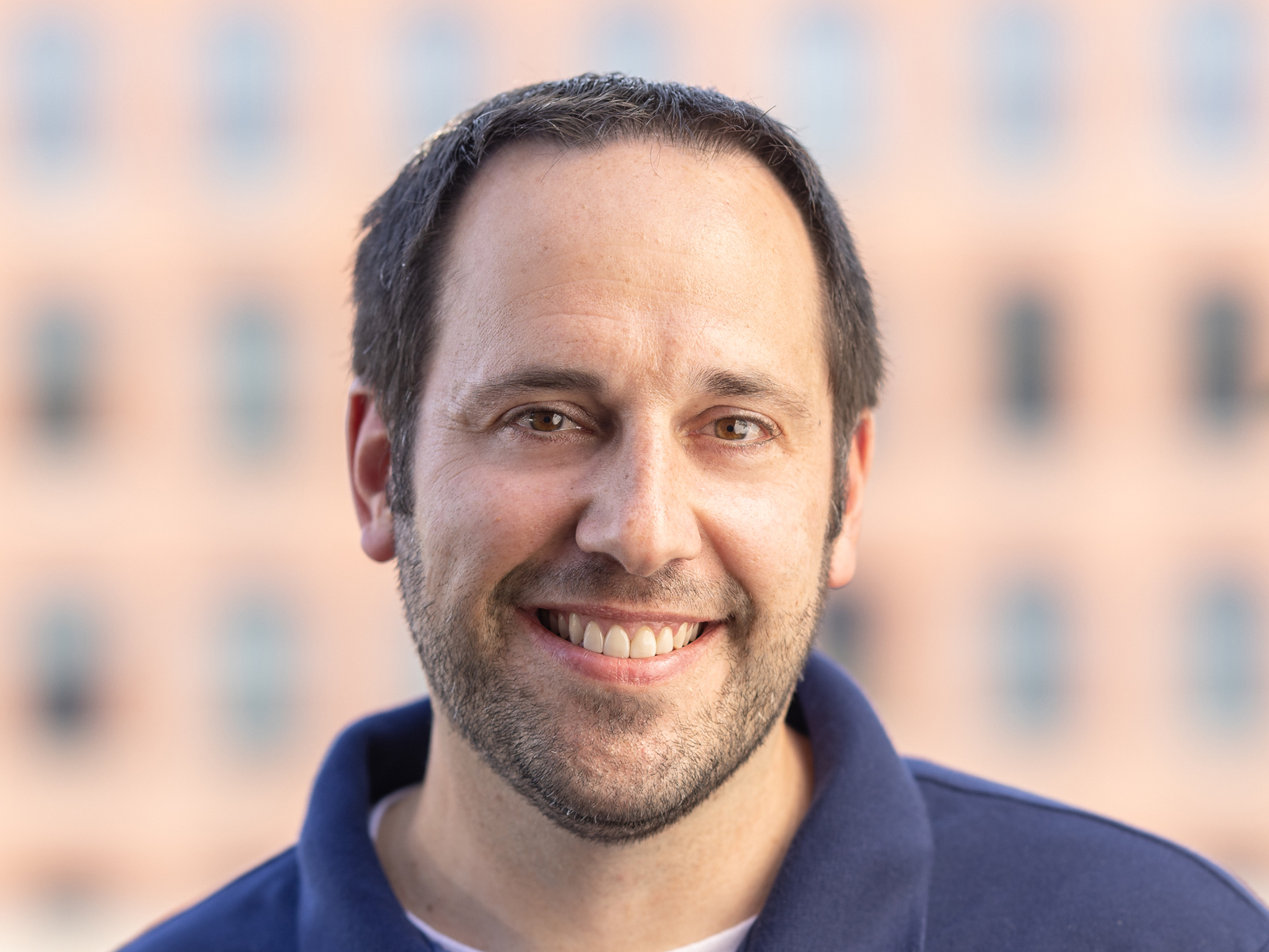 Headshot of Andrew Krois